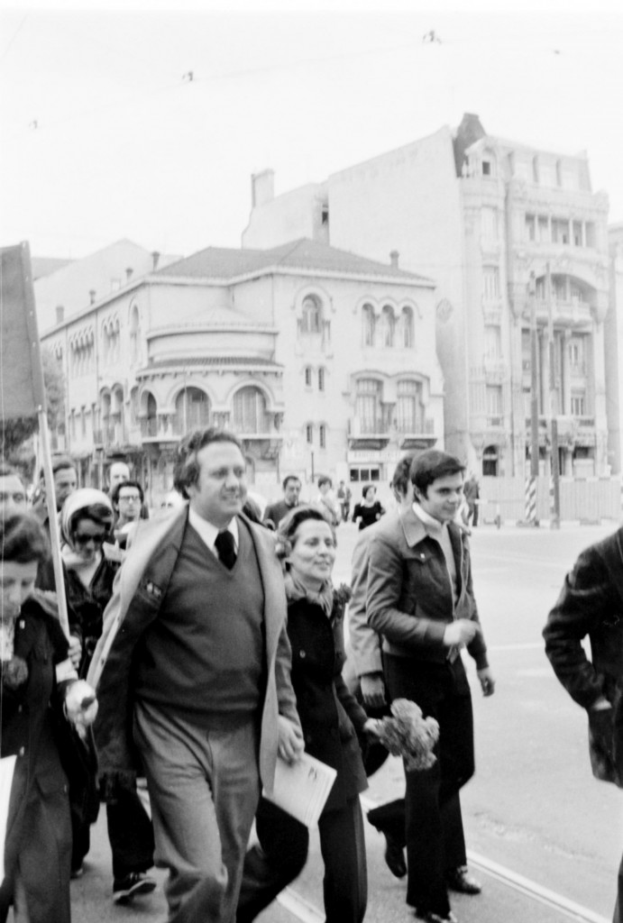 1er Mai 1974 à Lisbonne : Cortège Mario Soares, alors secrétaire général du Parti Socialiste © J. Erwan